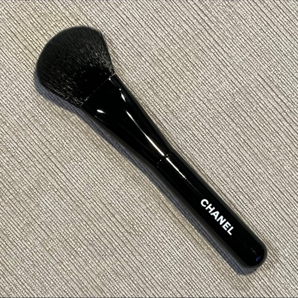 Chanel Nº 110 Blush Brush LES PINCEAUX DE CHANEL
    ~NEW~ - Picture 7 of 10